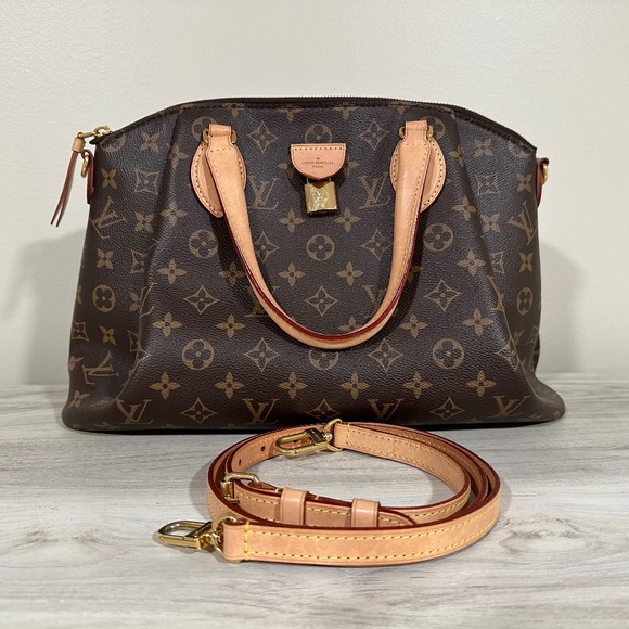 Louis Vuitton Rivoli MM - Picture 1 of 9